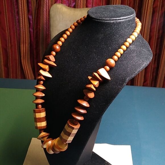 Vintage Wooden Various Geometric Designs Beaded Necklace Cottagecore Grandmacore - Picture 2 of 5
